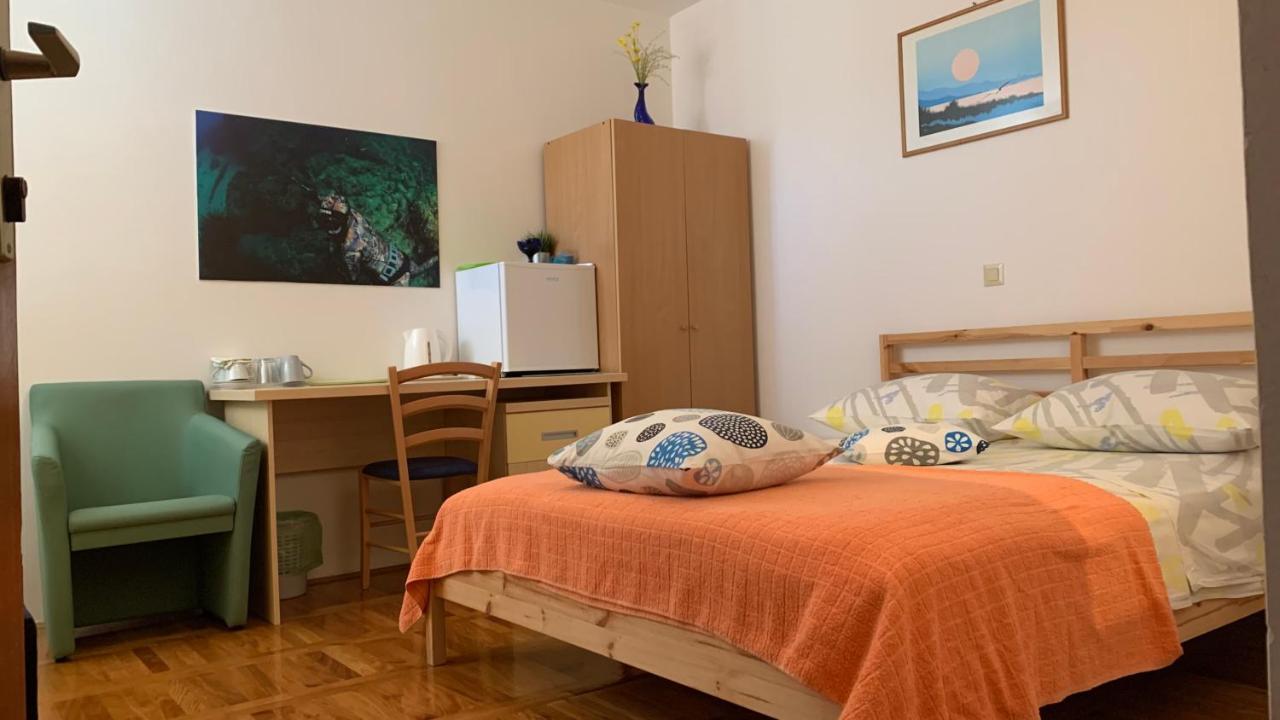 Studio Apartment And Rooms Adria Vodice Exterior foto